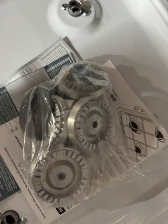 настольная газовая плита gefest 900 белый, вмятины, царапины, скол краски