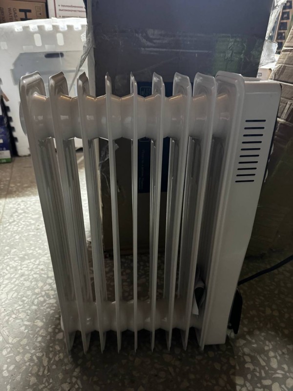 Масляный радиатор Ballu Classic BOH/CL-09WRN 2000 (9 секций)содрана краска