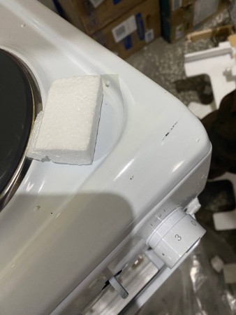 электро плита hansa fcew 54120 integra,сломан переключатель, вмятина сбоку, на крышке царапины