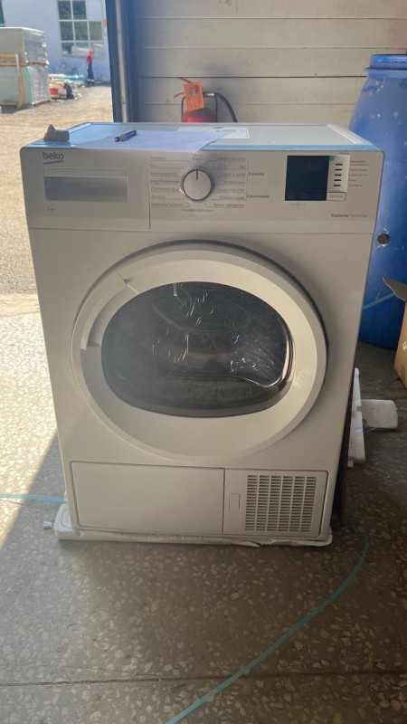 Сушильная машина Beko DF7412GA, Краска содрана сбоку