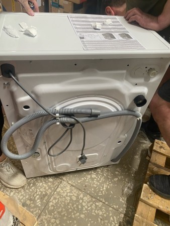 стиральная машина candy cso34 106t1/2-07 smart pro steam, вмятина на лицевой стороне