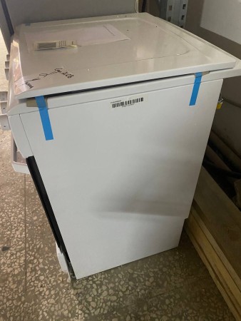 газоэлектрическая плита hansa fcmw 680250, вмятины на корпусе,снизу отходит ,крышка кривая