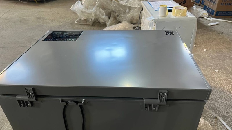 Морозильник Willmark CF-270IDG серый Inverter (до -15 С) вмятины многочисленные сверху