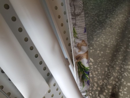 гладильная доска ника ника 12 (с лавандой), рванный чехол, царапины на корпусе, замята подставка