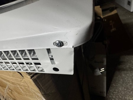 конвектор ballu bec/ezmr-1500 enzo, отломлено крепление блока управления, замятия и потертости основ