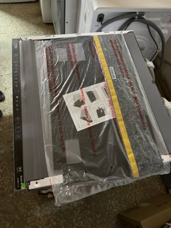 посудомоечная машина beko bdin38530a inverter,трещина с боку на корпусе в верхнем углу, нет упаковки