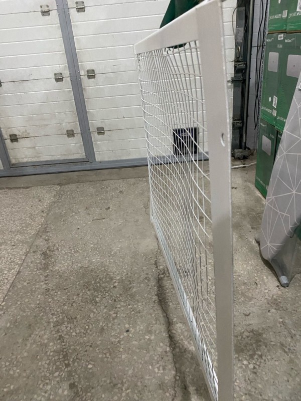 Ограждение Ballu 500*800*600 замятия, потертости , содрана краска, нет 2-х болтов