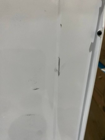 электро плита hansa fcew 54120 integra,сломан переключатель, вмятина сбоку, на крышке царапины