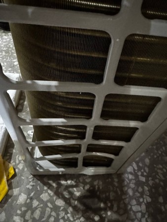 сплит-система dantex rk-09sdm4 corso, вмятины на внешнем блоке