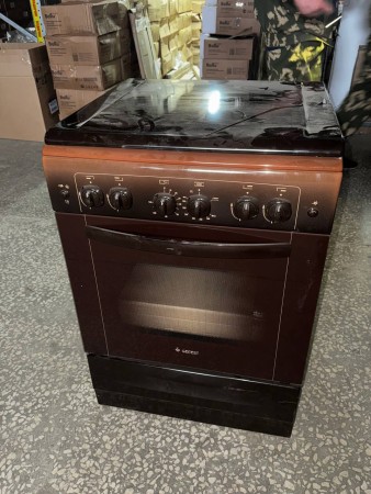 газовая плита gefest 6100 02 0001 коричневый,нет доков царапины на корпусе, нет 4 рассекателей пламя