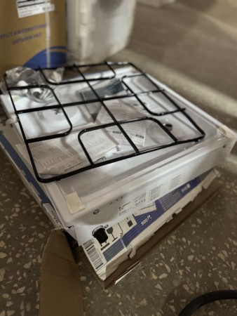 настольная газовая плита gefest 900 белый, вмятины, царапины, скол краски