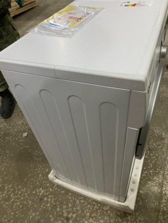 стиральная машина lg f10b8ld7 белый-, две вмятины с боку в центре и с низу