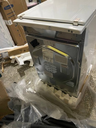 электро плита hansa fcew 54120 integra,сломан переключатель, вмятина сбоку, на крышке царапины