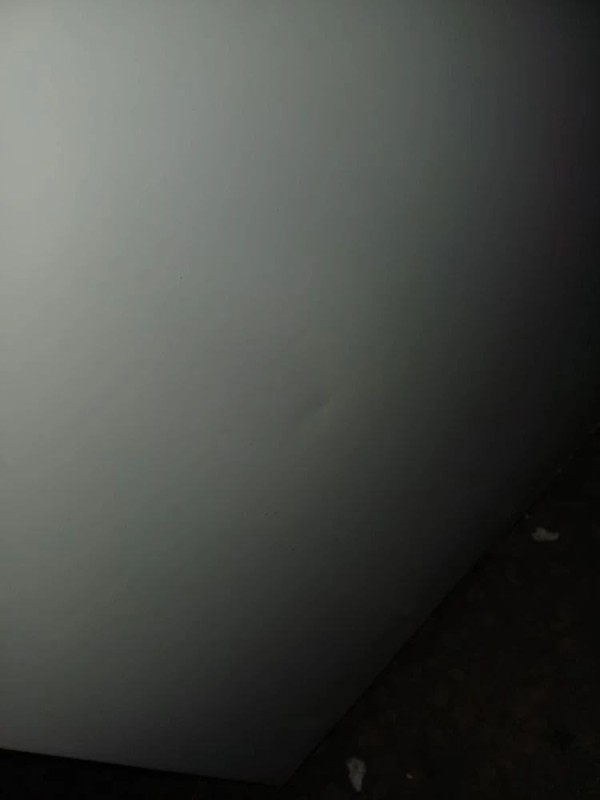 Холодильник Centek CT-1704 белый-, волны, вмятины по всему корпусу