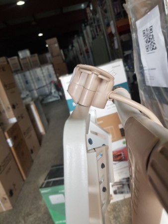 гладильная доска ника ника 12 (с лавандой), рванный чехол, царапины на корпусе, замята подставка,