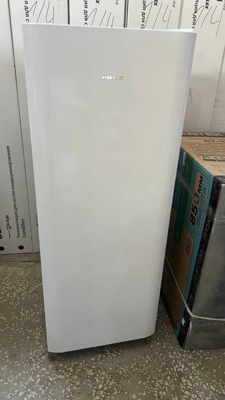 Морозильник Pozis FV NF-117 W белый,замятия по бокам, нет упаковки