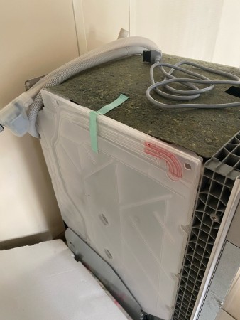 посудомоечная машина bosch spv-6hmx1mr inverter,незначительные внешние дефекты,с признаками использо