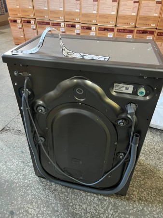 стиральная машина beko wsre 6512 zss steamcure, замят сзади корпус