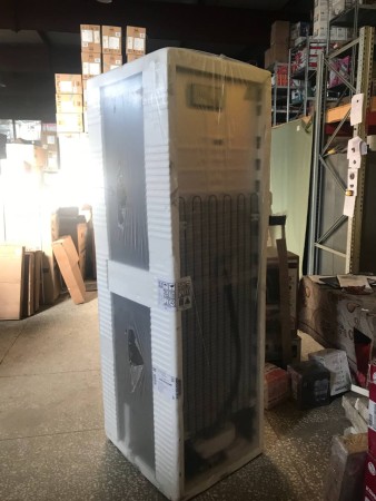 холодильник beko b5rcnk 403zwb вмятины, царапины, с боку содрана краска до основания