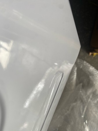 стиральная машина beko wsre 6h612 zawi inverter, на дверце содрана краска, вмятина 