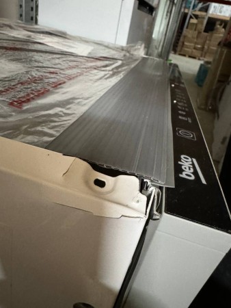 посудомоечная машина beko bdin38530a inverter,трещина с боку на корпусе в верхнем углу, нет упаковки