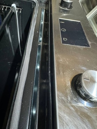 духовой шкаф hansa boei 694501 quadrum, небольшие замятия на корпусе