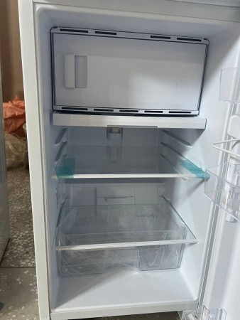 холодильник бирюса 108 белый. нет упаковки