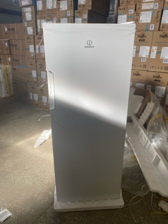 морозильник indesit dfz 4150.1,зямятие радиаторной решетки