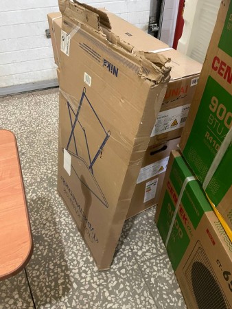 стол ника тст (миланский орех),царапины на ножках, нет заглушек на 2 ножках, погнута фикс планка