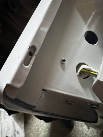 конвектор ballu bec/ezmr-1500 enzo, отломлено крепление блока управления, замятия и потертости основ