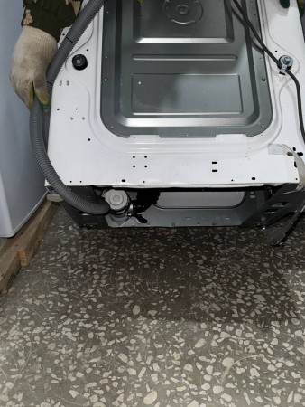 стиральная машина lg f2j3ws1w steam-, вмятины, трещина на крышке, царапины, потертости 