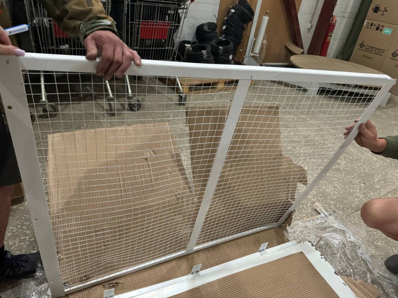 Ограждение Ballu 700*1200*1000, замятия по корпусу , потертости 