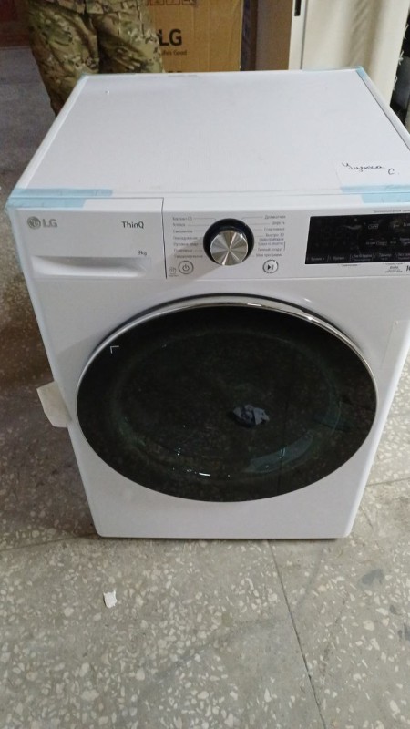 Сушильная машина LG DC90V9V9WN Inverter,потертости, вмятины, зазоры