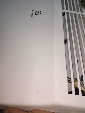 конвектор electrolux ech/as-1500 mr, потертости, вмятина, поверхностный ремонт панели управления