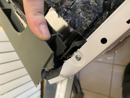 посудомоечная машина beko bdin16520 inverter, вмятая боковина , сломан пластик в верхней части 