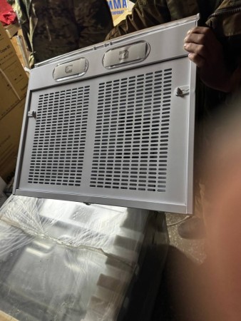 вытяжка gefest вв 1 белый, небольшие замятия на корпусе, повреждена упаковка