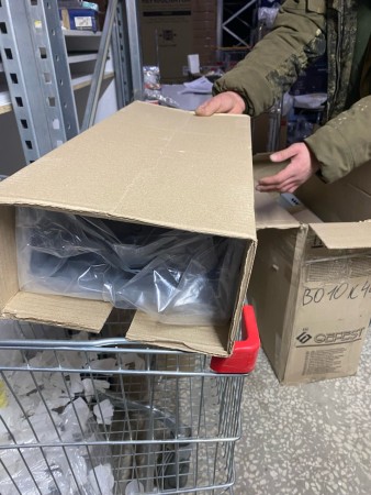 вытяжка gefest во 10 к44 металлик,порвана коробка, вмятина на корпусе, замят фильтр