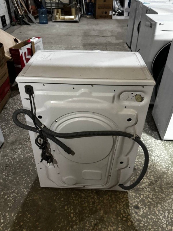 Стиральная машина Candy CSO4 276TWM-07 Smart Pro Steam, потертости и царапины. замятие сбоку 