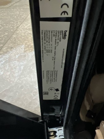 духовой шкаф beko bbie17300b, замятие в верхней части корпуса, нет упаковки