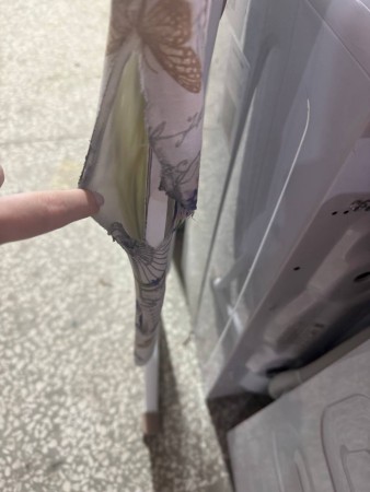 гладильная доска ника ника 12 (с лавандой), рванный чехол, царапины на корпусе, замята подставка