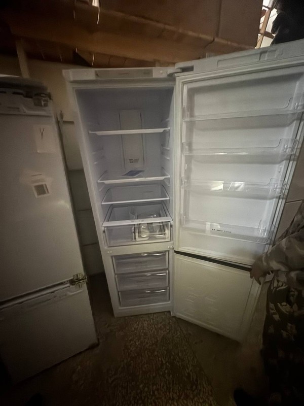 Холодильник Бирюса 960NF белый, после ремонта , работает , вмятины точечные и царапины корпуса 