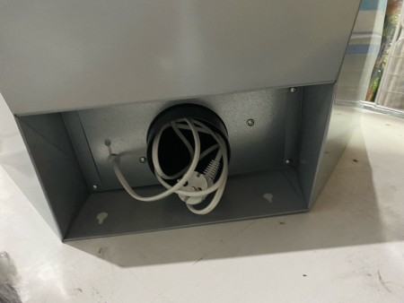 вытяжка gefest во 10 к44 металлик,порвана коробка, вмятина на корпусе, замят фильтр