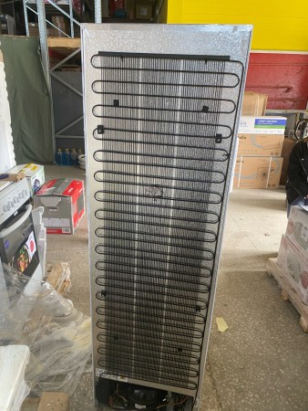 холодильник hiberg rfcb-350 nfw (встраиваемый), небольшая вмятина, царапина