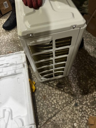 сплит-система dantex rk-09sdm4 corso, вмятины на внешнем блоке