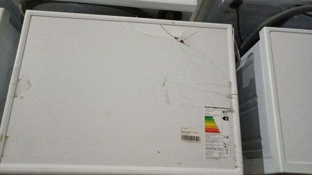 стиральная машина lg f2j3ws0w spasteam-,трещина на крышке,отсутствует регулятор.потертости,вмятины