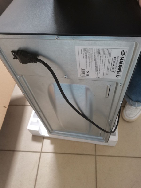 Мини печь Maunfeld Cemoa.456.B, замятие в нижней части корпуса