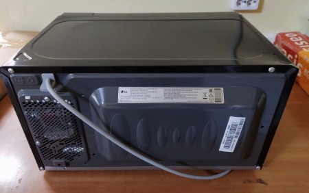 микроволновая печь lg ms-2042db, вмятина сверху левый угол