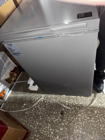 морозильник willmark cf-270idg серый inverter (до -15 с)- №1 сломан крепеж, вмятины по корпусу
