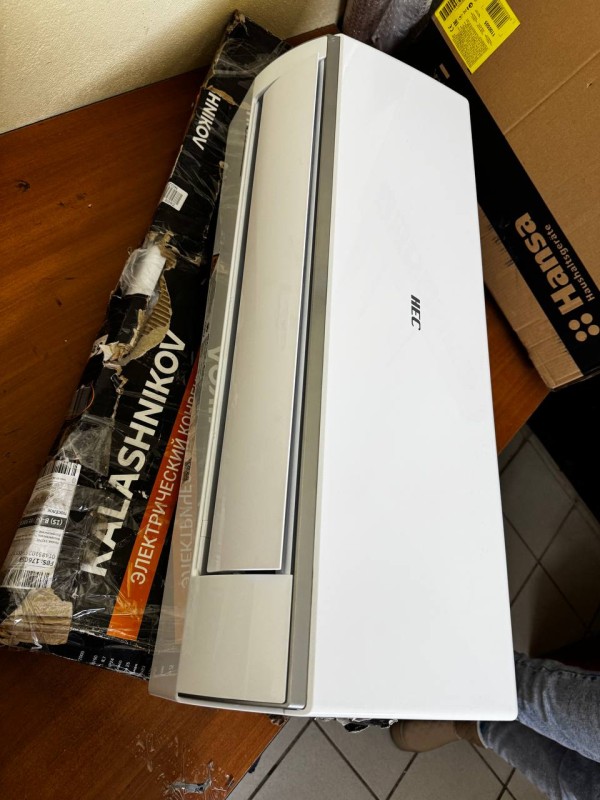 Сплит-система HEC HEC-07HRAL03/R3 Basic R32 (внутренний блок) потертости 