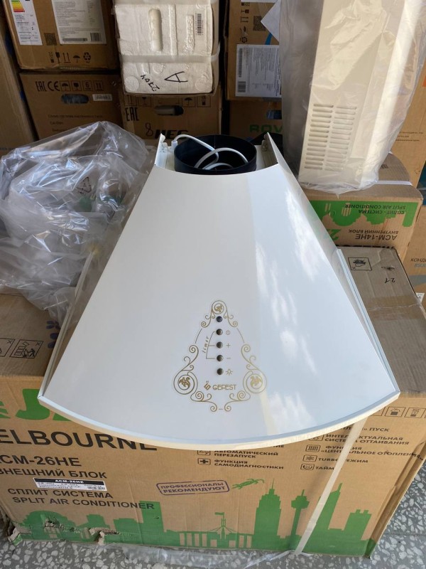 Вытяжка Gefest ВО 1604 K54 кремовый, маленькая царапина, вмятина с боковой части корпуса, трещинки